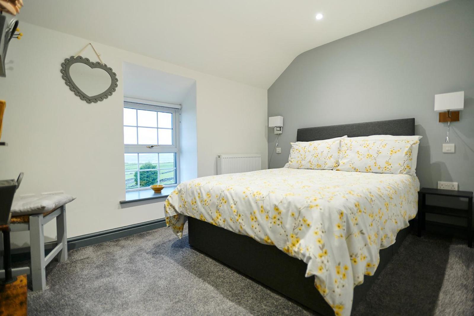 Amazing Coastal & Sunset Views In Eryri Llanllyfni